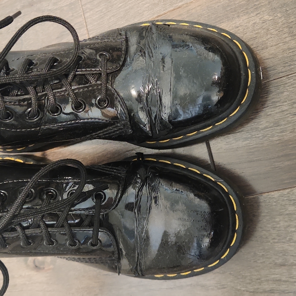 Patent leather docs - Picture 2 of 7